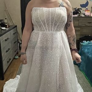 Elegant White Strapless Gown